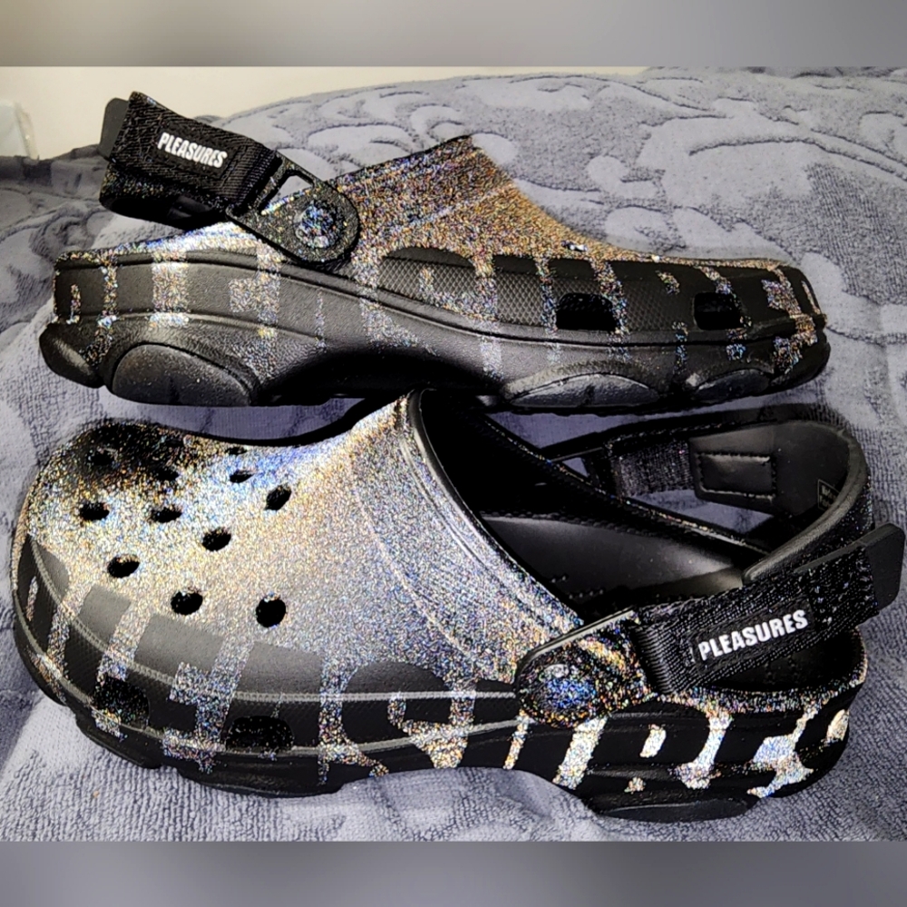 Crocs x Pleasures M8, W10 (Asia only release 2022)